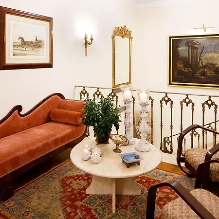 Palazzo Marziale Affittacamere 4*